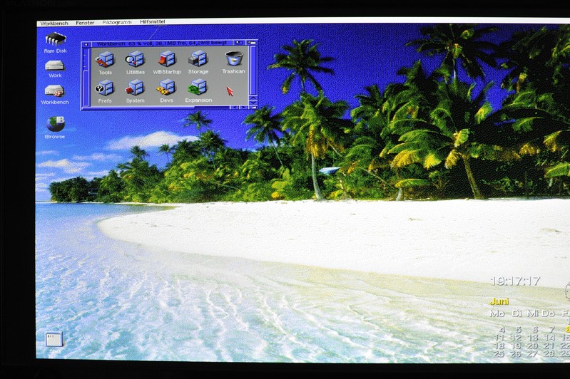 Monitorshot Juni 2012
23" Full-HD LG-TFT
