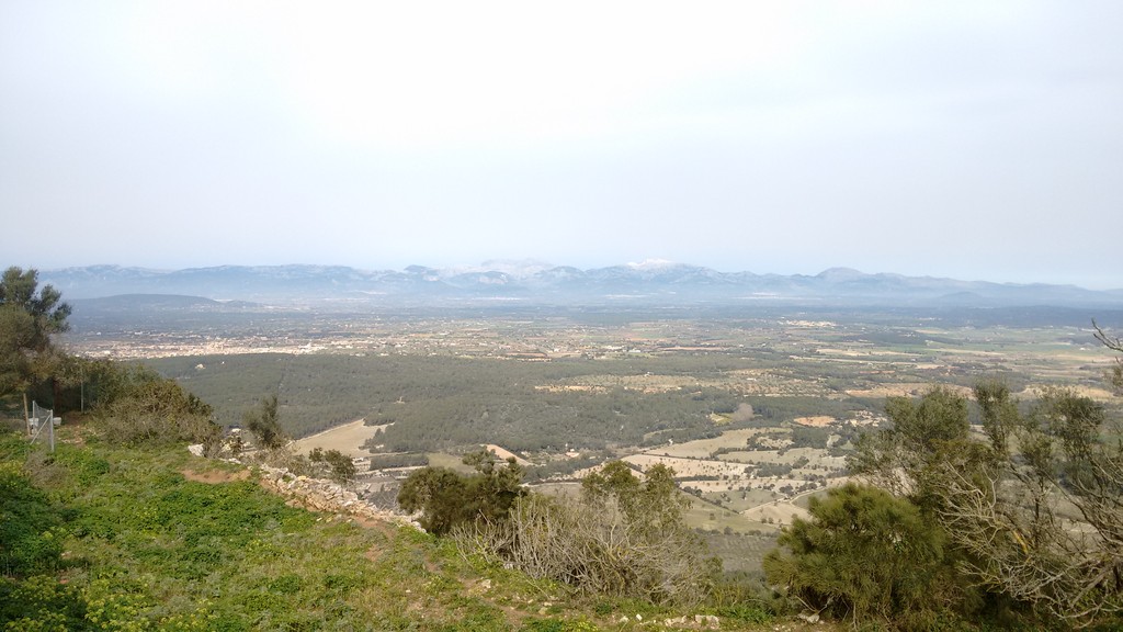 Blick von Cura auf die Berge der Serra Tramuntana
